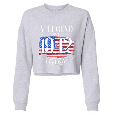 Cute Funny A Legend Since 1942 Vintage USA Flag 80th Birthday Cropped Pullover Crew