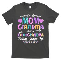 Cute Funny I'm A Mom Grandma And A Great Grandma Nothing Scares Me T-Shirt