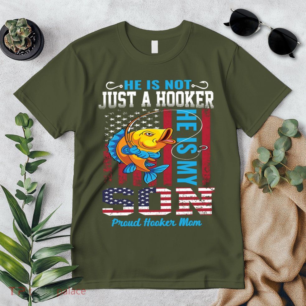 Cool Fishing Proud Hooker Mom Premium T-Shirt