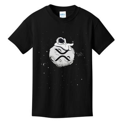 Cryptocurrency Fun Relaxing Space Man On Xrp Crypto Moon Kids T-Shirt