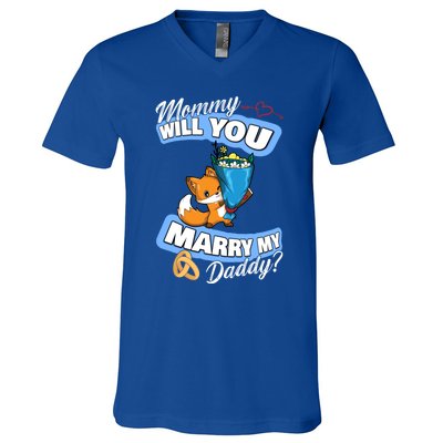 Cute Fox Wedding Offer Mommy Will You Marry My Daddy Gift V-Neck T-Shirt