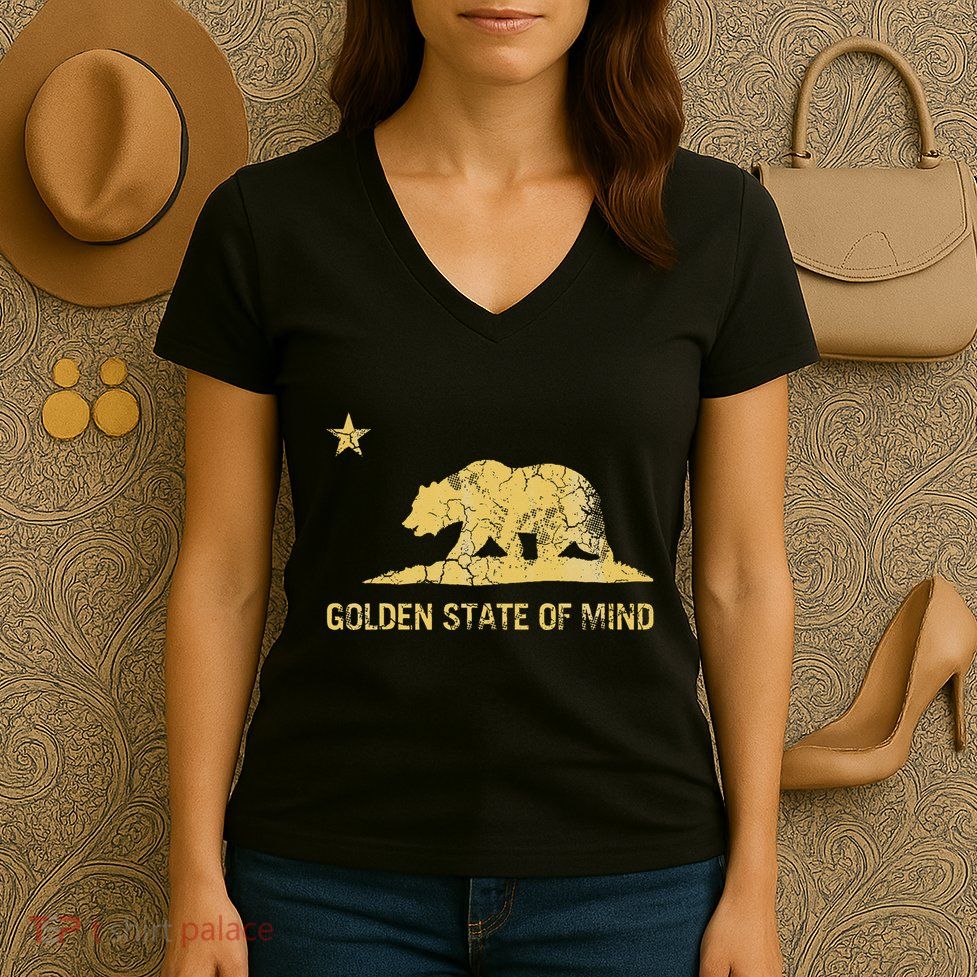 California Golden State Of Mind Retro Fade Women's V-Neck T-Shirt