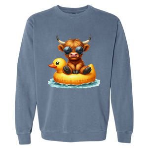 Cute Highland Cow Duck Pool Float Summer Vibes Swimming Garment-Dyed Sweatshirt