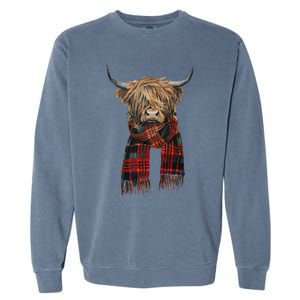 Cute Highland Cow Wearing Buffalo Plaid Scarf Farming Farmer  Garment-Dyed Sweatshirt