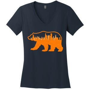 Chicago Skyline City Bear Women's V-Neck T-Shirt