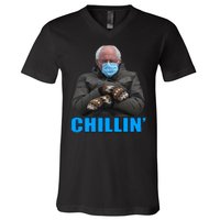 Chillin' Bernie Sanders Mittens Meme Sitting V-Neck T-Shirt