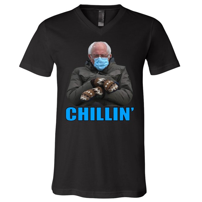 Chillin' Bernie Sanders Mittens Meme Sitting V-Neck T-Shirt