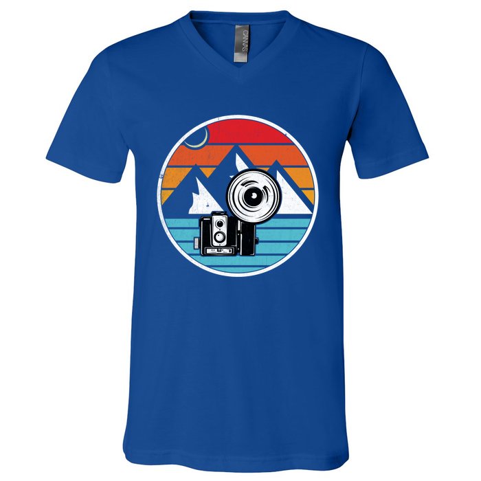 Camping Hiking Nature Retro Photographer Camera Camera Cute Gift V-Neck T-Shirt