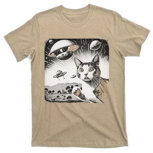 Cat Incident Involving UAPs Funny UFO Retro Aliens T-Shirt