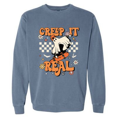 Creep It Real Retro Halloween Party Funny Ghost Skateboard Garment-Dyed Sweatshirt