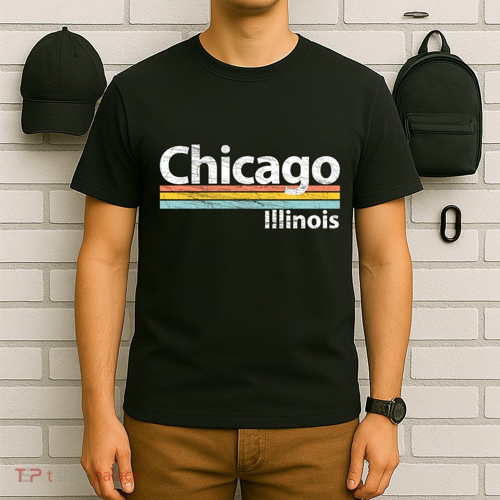 Chicago Illinois Worn Design / Retro Stripes Classic T-Shirt