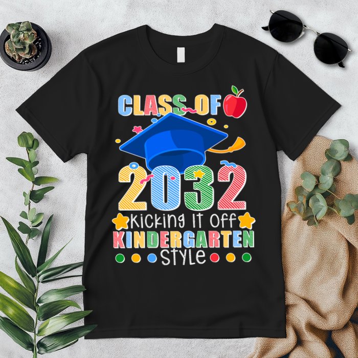 Class of 2032 Kicking off Kindergarten Premium T-Shirt