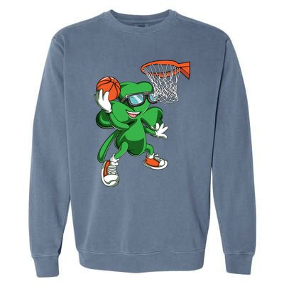 Clover Leprechaun Basketball Dunk St Patricks Day Sport Cool Gift Garment-Dyed Sweatshirt