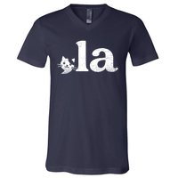 Comma La Cat Retro Vote Kamala Harris 2024 V-Neck T-Shirt