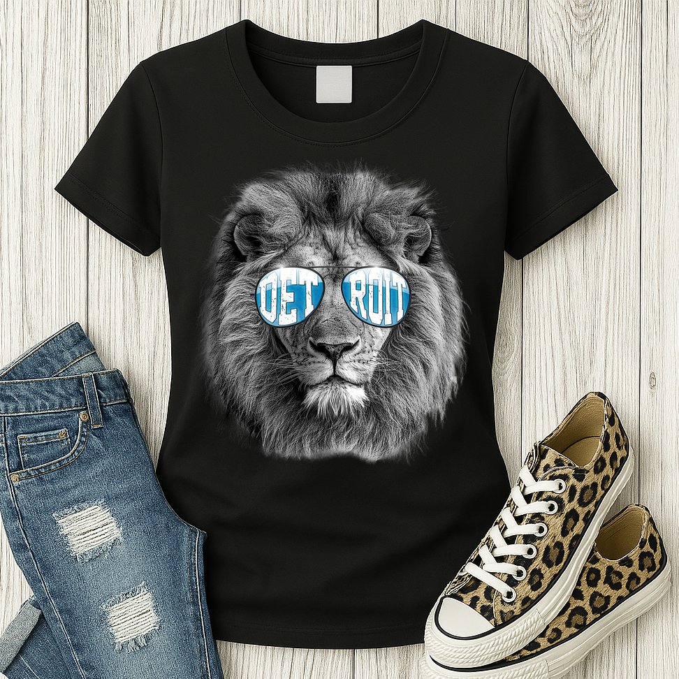 Cool Lions Football Sports Fan Womens T-Shirt