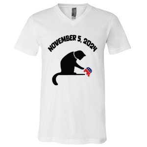 Cat Ladies For Kamala Harris Funny Cat With Pearls V-Neck T-Shirt