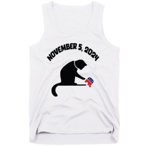 Cat Ladies For Kamala Harris Funny Cat With Pearls Tank Top