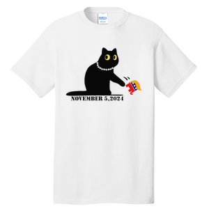 Cat Ladies For Kamala Harris 2024  Funny Cat With Pearls Tall T-Shirt