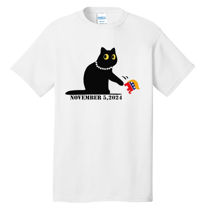 Cat Ladies For Kamala Harris 2024  Funny Cat With Pearls Tall T-Shirt