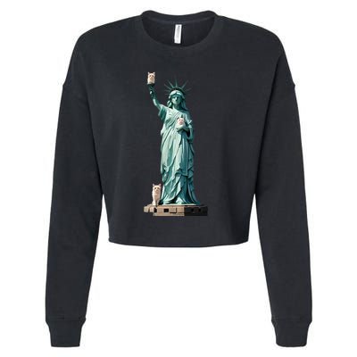 Cat Ladies For Kamala Statue Of Liberty With Cats Cropped Pullover Crew