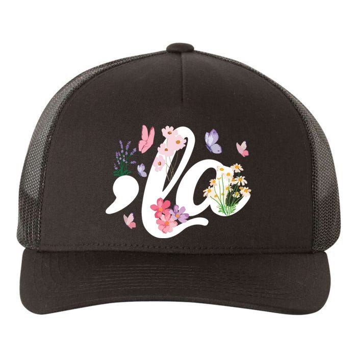 Comma La Kamala Harris Vintage Floral Feminine President Yupoong Adult 5-Panel Trucker Hat