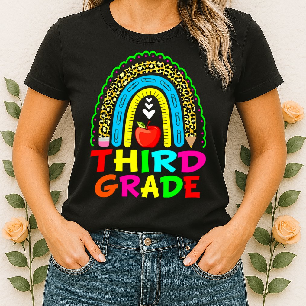 Cute Leopard Rainbow Funny Third Grade Teacher Womens T-Shirt