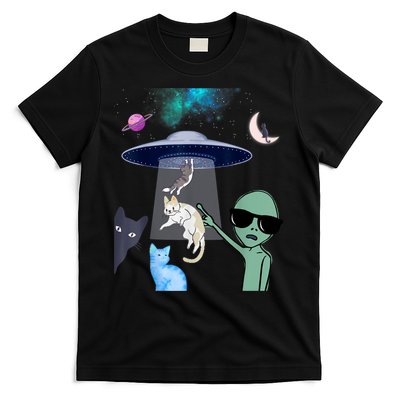 Cat Lovers UFO Space Abduction Of Cats By Aliens Design T-Shirt