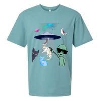 Cat Lovers UFO Space Abduction Of Cats By Aliens Design Sueded Cloud Jersey T-Shirt