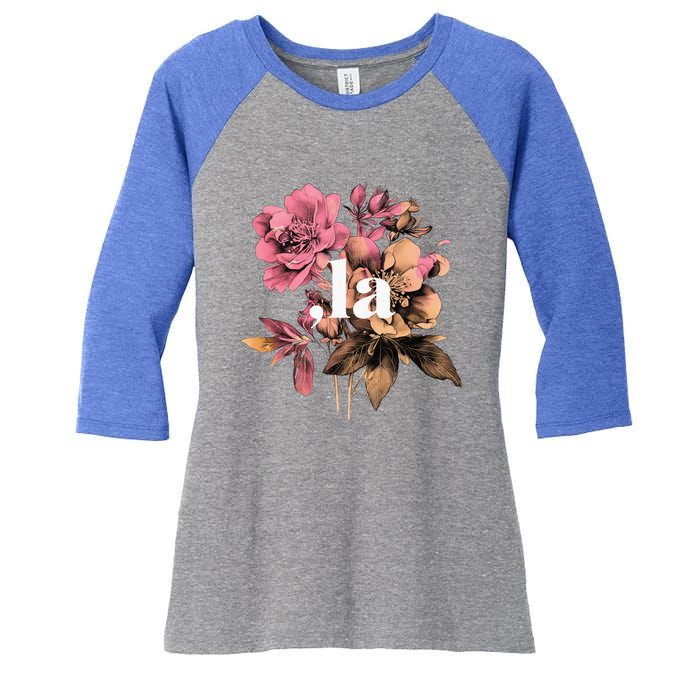 Comma La Vintage Floral Feminine Flowers Comma La Meaningful Gift Women's Tri-Blend 3/4-Sleeve Raglan Shirt