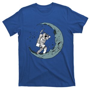 Crescent Moon Digger Astronaut Graphic Gift T-Shirt