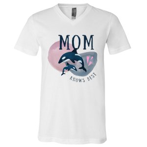 Cute Mothers Day Design Mom Knows Best V-Neck T-Shirt