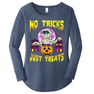 Cute Mummy Halloween No Tricks Just Treats Spooky Costume Women's Perfect Tri Tunic Long Sleeve Shirt