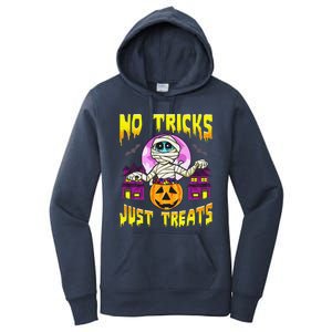 Cute Mummy Halloween No Tricks Just Treats Spooky Costume Women's Pullover Hoodie