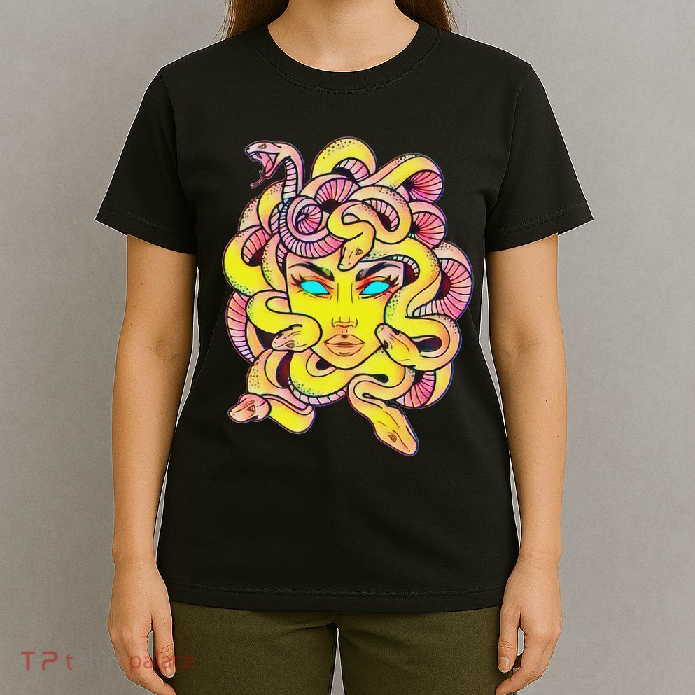 Cute Medusa Scary Greek Mythology Female Monster Medusa T-Shirt