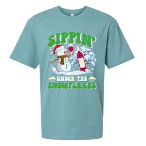 Christmas Market Sippin Under The Snowflakes Mulled Wine Gift Sueded Cloud Jersey T-Shirt