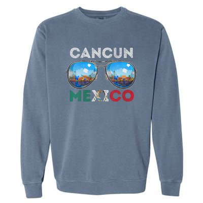 Cancun Mexico Vacation Summer Family Vintage Sunglasses Garment-Dyed Sweatshirt