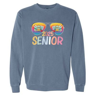 Class Of 2025 Sunglasses Senior 2025 Graduation Party Great Gift Garment-Dyed Sweatshirt