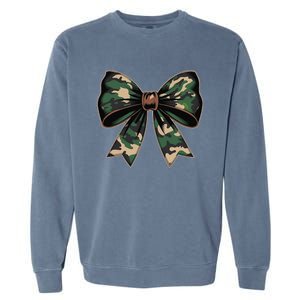 Camouflage Old Camo Bow Camo Coquette Bow Hunting Gift Garment-Dyed Sweatshirt