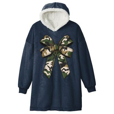 Camouflage Old Camo Bow Camo Coquette Bow Hunting Girl Women Hooded Wearable Blanket