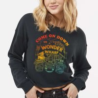 Come On Down To Wonder Wharf Prizes Fun Queezy Queen Food Cropped Pullover Crew