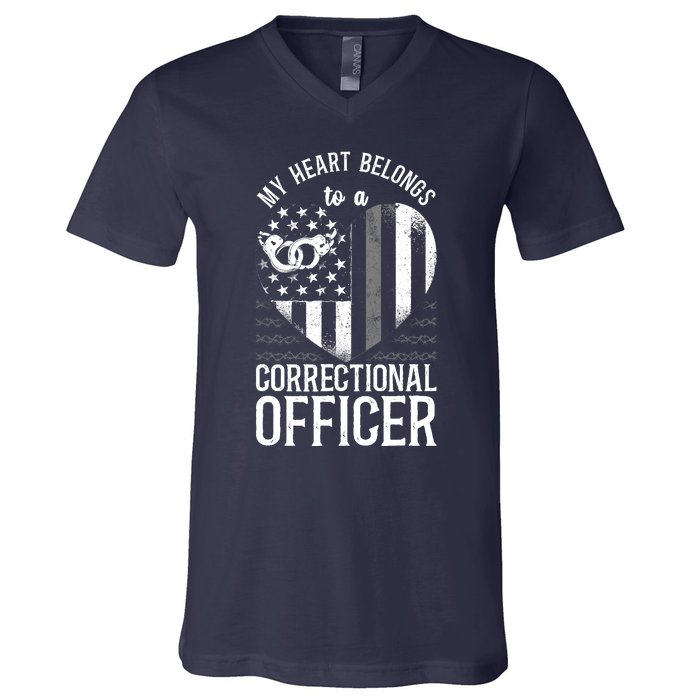 Correctional Officer Girlfriend Wife Heart American Flag V-Neck T-Shirt