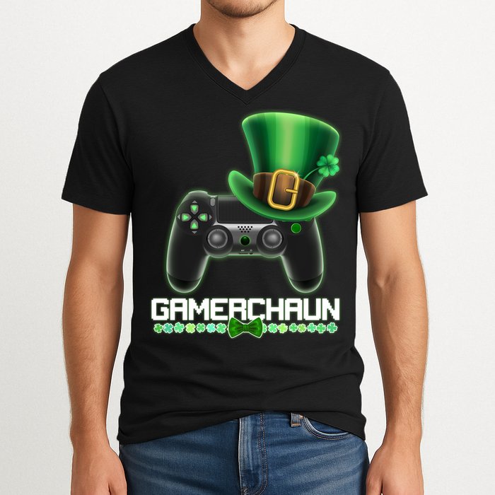 Cool St Patrick's Day Gamerchaun Game Controller Leprechaun V-Neck T-Shirt