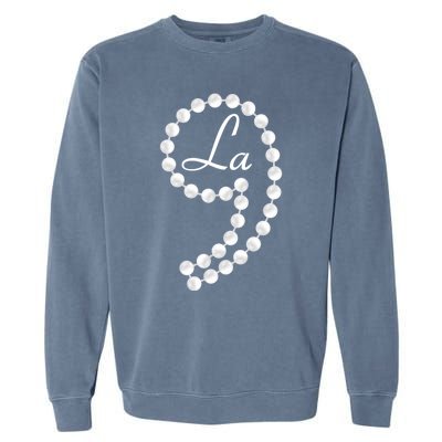 Comma Plus La Kamala Harris Pearls Usa President Election 24 Great Gift Garment-Dyed Sweatshirt