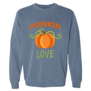 CUTE PUNKIN LOVE Halloween Costume Gift Garment-Dyed Sweatshirt