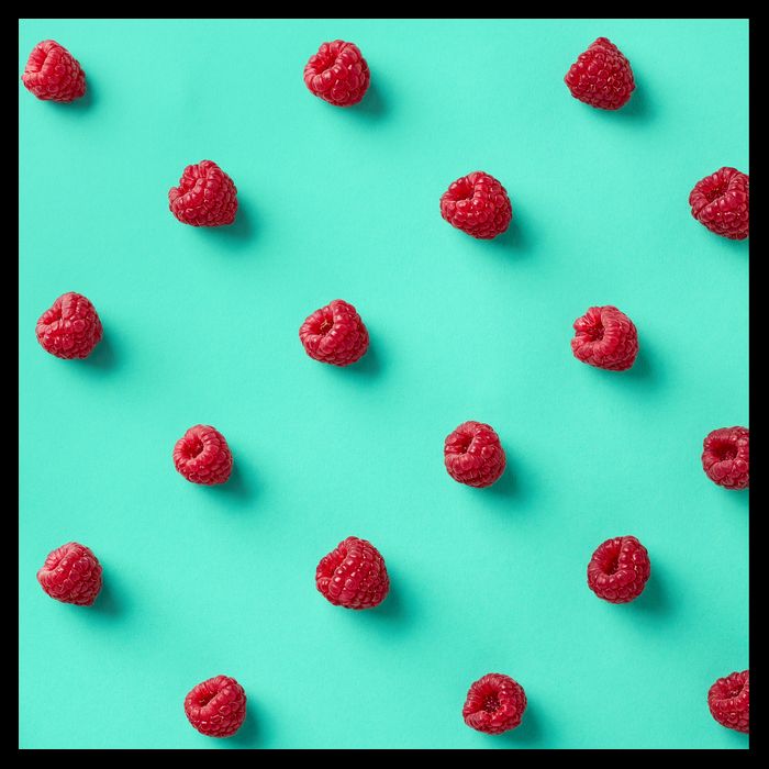 Colorful pattern of raspberries Drawstring Bag