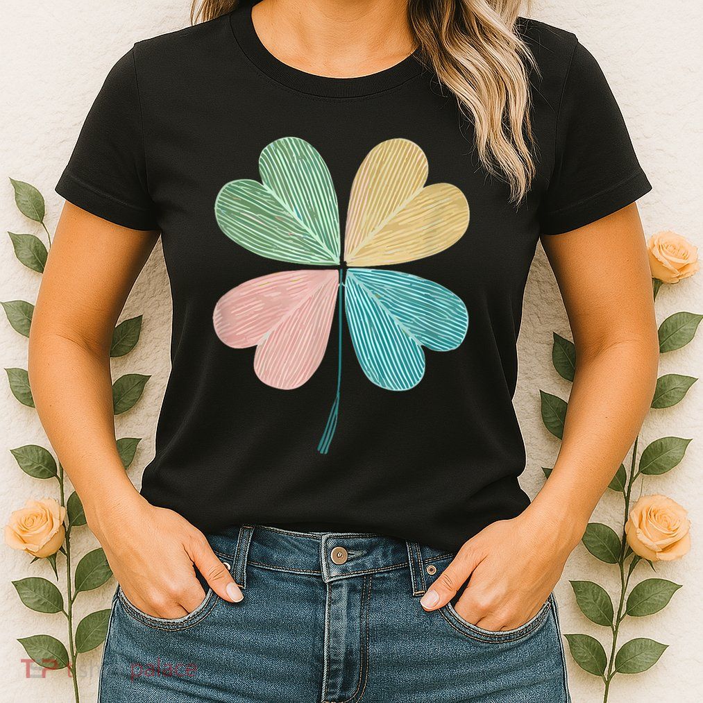 Chic Pretty Retro Lucky St.Patrick’S Day Four Leaf Clover Womens T-Shirt