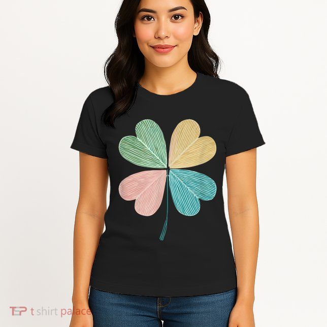 Chic Pretty Retro Lucky St.Patrick’S Day Four Leaf Clover Womens T-Shirt