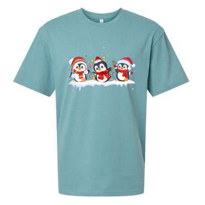 Christmas Penguins Santa Hat Lights Tree Xmas Penguin Lovers Gift Sueded Cloud Jersey T-Shirt