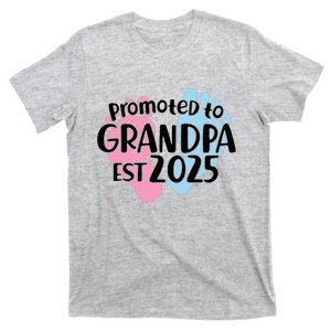 Cute Promoted To Grandpa Est 2025 T-Shirt