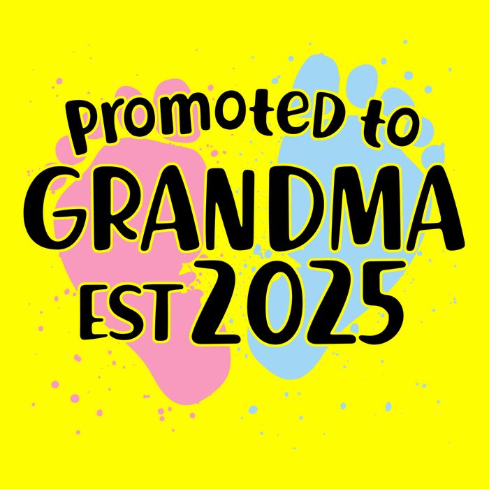Cute Promoted To Grandpa Est 2025 Kids T-Shirt